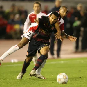 The Battle of Prague: Walcott vs. Tavares in a Scoreless Group H Clash between Slavia Prague and Arsenal, UEFA Champions League, 2007