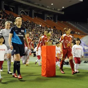 Battle of the Stars: Kawasumi vs. Ludlow - A 1-1 Draw in Tokyo's Charity Match between INAC and Arsenal Ladies Battle of the Stars: Kawasumi vs. Ludlow - A 1-1 Draw in Tokyo's Charity Match between INAC and Arsenal Ladies