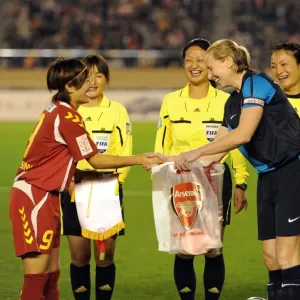Battle of the Stars: Kawasumi vs. Ludlow - A 1-1 Draw in Tokyo's Charity Match between INAC Kobe and Arsenal Ladies Battle of the Stars: Kawasumi vs. Ludlow - A 1-1 Draw in Tokyo's Charity Match between INAC Kobe and Arsenal Ladies