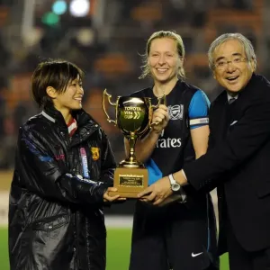 Battle of the Stars: Nahomi Kawasumi vs. Jayne Ludlow - A 1-1 Draw in Tokyo's Charity Match between INAC Kobe and Arsenal Ladies Battle of the Stars: Nahomi Kawasumi vs. Jayne Ludlow - A 1-1 Draw in Tokyo's Charity Match between INAC Kobe and Arsenal Ladies