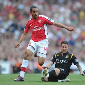 The Battle of the Wings: Walcott vs. Bridge - A Scoreless Stalemate in the Arsenal-Manchester City Clash, FA Premier League, 2010