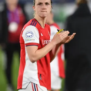 Arsenal Women Prints: VfL Wolfsburg v Arsenal Women 2021-22