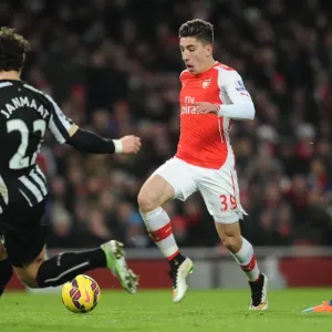 Bellerin vs Janmaat: Intense Battle at Emirates Stadium - Arsenal vs Newcastle United, Premier League 2014/15 Bellerin vs Janmaat: Intense Battle at Emirates Stadium - Arsenal vs Newcastle United, Premier League 2014/15
