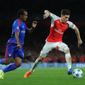 Bellerin vs. Salino: Clash in the Champions League between Arsenal's Hector Bellerin and Olympiacos Leandro Salino