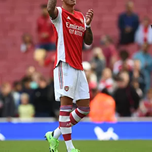 Ben White Welcomes Arsenal Fans: Arsenal FC Star Greets Supporters After Pre-Season Match Against Chelsea