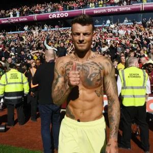 Ben White's Celebration: Arsenal Secures Victory Over Aston Villa in Premier League Ben White's Celebration: Arsenal Secures Victory Over Aston Villa in Premier League