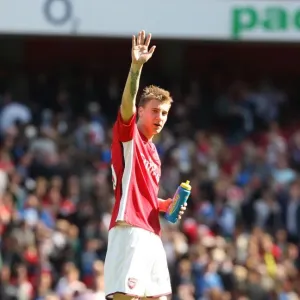 Bendtner Scores in Arsenal's 2-0 Victory over Middlesbrough (April 2009) Bendtner Scores in Arsenal's 2-0 Victory over Middlesbrough (April 2009)