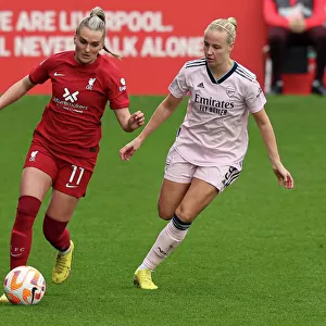 Beth Mead Closes In: Liverpool vs. Arsenal in FA Womens Super League Action