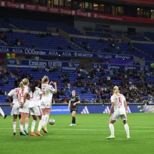 Beth Mead Scores Third Goal: Arsenal Women Triumph Over Olympique Lyonnais in UEFA Champions League Group C Beth Mead Scores Third Goal: Arsenal Women Triumph Over Olympique Lyonnais in UEFA Champions League Group C