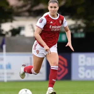 BOREHAMWOOD, ENGLAND - MAY 09: Steph Catley of Arsenal during the Barclays FA Womens Super League match between Arsenal BOREHAMWOOD, ENGLAND - MAY 09: Steph Catley of Arsenal during the Barclays FA Womens Super League match between Arsenal