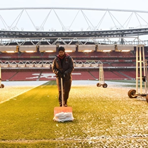 Braving the Blizzard: Arsenal's Heroic Snow Clearance before Manchester City Showdown