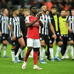 Bukayo Saka Applauds Fans After Arsenal's Defeat at Newcastle United (Newcastle United vs Arsenal 2023-24)