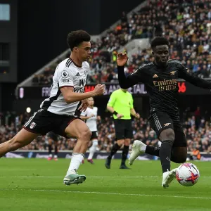 Bukayo Saka vs Antonee Robinson: Intense Battle at Craven Cottage - Fulham vs Arsenal, Premier League 2022-23