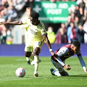 Bukayo Saka vs. Jacob Ramsey: Intense Battle at Villa Park - Aston Villa vs. Arsenal, Premier League 2021-22