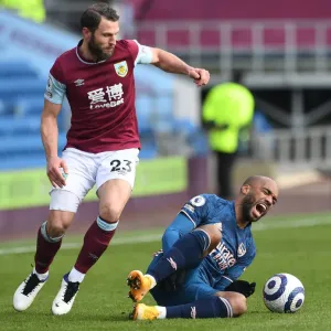 Burnley vs. Arsenal: Lacazette Fouls Marred Premier League Clash Amidst Empty Stands (March 2021)