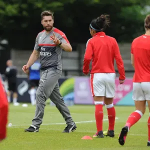 Cairbre O Caireallain (entraîneuse de fitness des Dames d'Arsenal). Arsenal Ladies 2: 0 Notts County.
