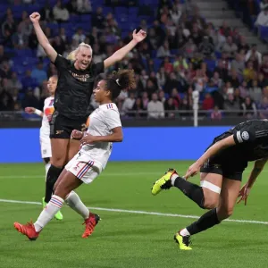 Caitlin Foord Scores for Arsenal against Olympique Lyonnais in UEFA Women's Champions League Group C Caitlin Foord Scores for Arsenal against Olympique Lyonnais in UEFA Women's Champions League Group C