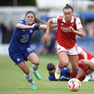 Caitlin Foord vs. Maren Mjelde: Intense Battle in Chelsea Women vs. Arsenal Women's Super League Match