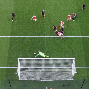 Calum Chambers Scores the Third Goal: Arsenal's Victory Against Liverpool (2016-17)