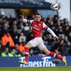 Carl Jenkinson in Action: Tottenham Hotspur vs. Arsenal, Premier League 2012-13