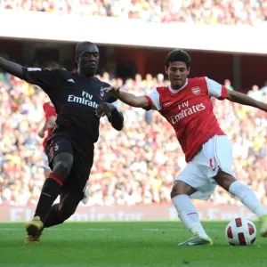 Carlos Vela (Arsenal) Clarence Seedorf (Milan). Arsenal 1: 1 AC Milan. Emirates Cup Carlos Vela (Arsenal) Clarence Seedorf (Milan). Arsenal 1: 1 AC Milan. Emirates Cup