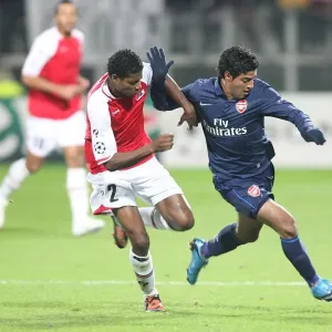 Carlos Vela (Arsenal) Kew Jaliens (AZ Alkmaar) Carlos Vela (Arsenal) Kew Jaliens (AZ Alkmaar)