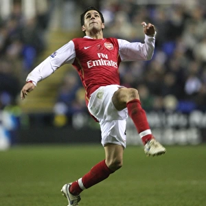 Cesc Fabregas in Action: Arsenal's Triumph over Reading, 3-1 Premier League Victory, 2007