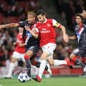 Cesc Fabregas (Arsenal) Alberto Rodriguez (Braga). Arsenal 6: 0 SC Braga Cesc Fabregas (Arsenal) Alberto Rodriguez (Braga). Arsenal 6: 0 SC Braga