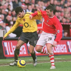 Cesc Fabregas (Arsenal) Bryan Hughes (Charlton). Charlton Athletic 0: 1 Arsenal