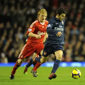 Cesc Fabregas (Arsenal) Dirk Kuyt (Liverpool). Liverpool 1: 2 Arsenal, Barclays Premier League Cesc Fabregas (Arsenal) Dirk Kuyt (Liverpool). Liverpool 1: 2 Arsenal, Barclays Premier League