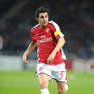 Cesc Fabregas and Arsenal Face FC Porto in UEFA Champions League: 1st Leg Showdown (2:1 in Porto's Favor)