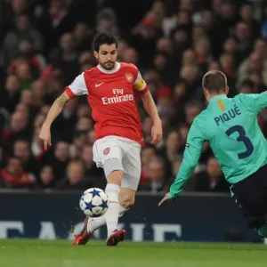 Cesc Fabregas (Arsenal) Gerard Pique (Barcelona). Arsenal 2: 1 Barcelona