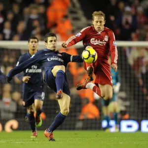 Cesc Fabregas (Arsenal) Lucas (Liverpool). Liverpool 1: 2 Arsenal, Barclays Premier League Cesc Fabregas (Arsenal) Lucas (Liverpool). Liverpool 1: 2 Arsenal, Barclays Premier League