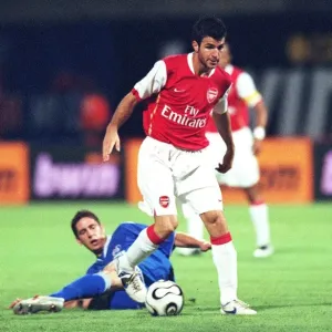 Cesc Fabregas (Arsenal) Marijan Buljat (Dinamo Zagreb) Cesc Fabregas (Arsenal) Marijan Buljat (Dinamo Zagreb)