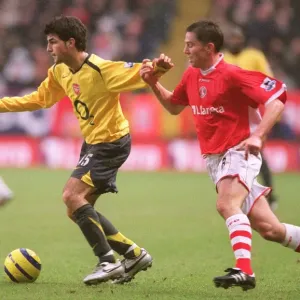Cesc Fabregas (Arsenal) Matt Holland (Charlton). Charlton Athletic 0: 1 Arsenal Cesc Fabregas (Arsenal) Matt Holland (Charlton). Charlton Athletic 0: 1 Arsenal
