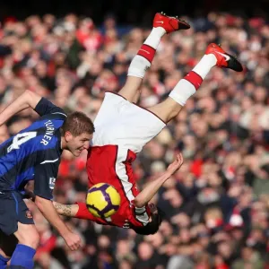 Cesc Fabregas (Arsenal) Michael Turner (Sunderland). Arsenal 2: 0 Sunderland