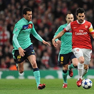 Cesc Fabregas (Arsenal) Sergio Busquets (Barcelona). Arsenal 2: 1 Barcelona