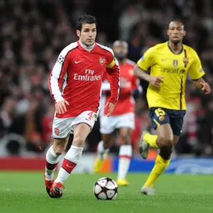 Cesc Fabregas (Arsenal) Seydou Keita (Barcelona). Arsenal 2: 2 Barcelona Cesc Fabregas (Arsenal) Seydou Keita (Barcelona). Arsenal 2: 2 Barcelona