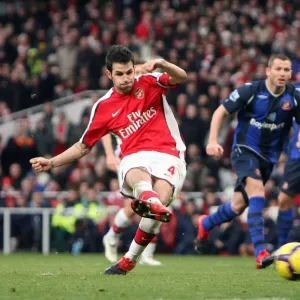Cesc Fabregas scores Arsenals 2nd goal from the penalty spot. Arsenal 2: 0 Sunderland