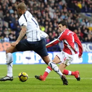 Cesc Fabregas Scores First Arsenal Goal Past Zat Knight at Bolton Wanderers (0-2)