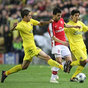 Cesc Fabregas vs. Mati Fernandes: A Battle in the Quarterfinals - Arsenal vs. Villarreal, UEFA Champions League, 2009