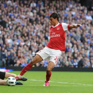 Chamakh vs. Cech: Chelsea's Victory in the Barclays Premier League (2:0) Chamakh vs. Cech: Chelsea's Victory in the Barclays Premier League (2:0)