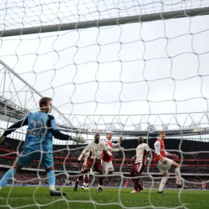 Chamakh's Agonizingly Close Header: Arsenal vs Sunderland, 0-0