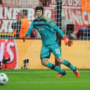 Champions Clash: Petr Cech Faces Bayern Munich in UEFA Champions League (2015-16) Champions Clash: Petr Cech Faces Bayern Munich in UEFA Champions League (2015-16)