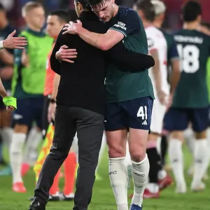Champions League 2023-24: Mikel Arteta and Declan Rice Embrace Victory After Sevilla vs. Arsenal (Group B) Champions League 2023-24: Mikel Arteta and Declan Rice Embrace Victory After Sevilla vs. Arsenal (Group B)