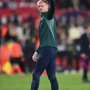 Champions League Group B: Sevilla vs. Arsenal - Ramsdale's Emotional Moment Champions League Group B: Sevilla vs. Arsenal - Ramsdale's Emotional Moment