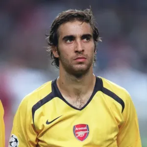 Champions League Showdown: Ajax vs. Arsenal (2005-06) Champions League Showdown: Ajax vs. Arsenal (2005-06)