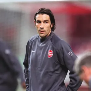 Champions League Showdown: Ajax vs. Arsenal (2005-06) Champions League Showdown: Ajax vs. Arsenal (2005-06)