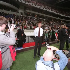 Champions League Showdown: Ajax vs. Arsenal (2005-06) Champions League Showdown: Ajax vs. Arsenal (2005-06)