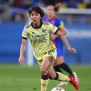 Champions League Showdown: Barcelona vs. Arsenal Women - Iwabuchi in Action